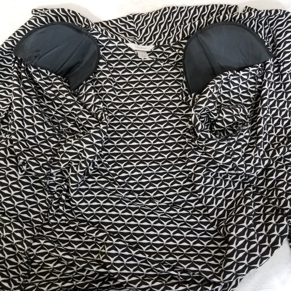 CJ Banks Black and white wave pattern open front blazer with zipper pockets - Picture 7 of 13